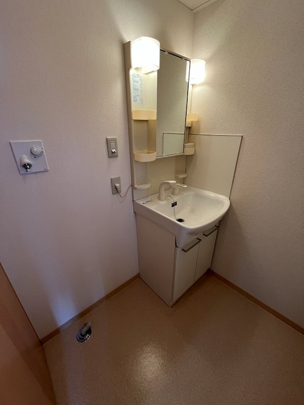 洗面設備　※別室参考写真になります