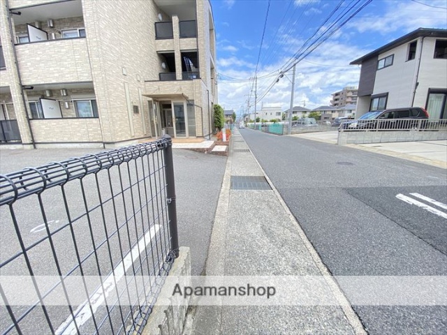 その他　前面道路（その他）まで0m