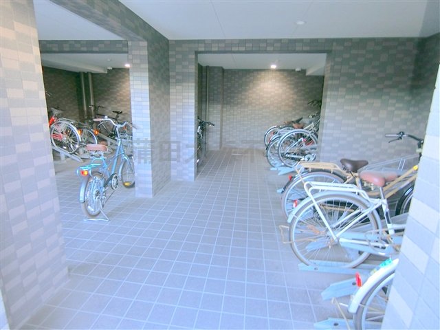 その他共有部分　屋根付き無料駐輪場