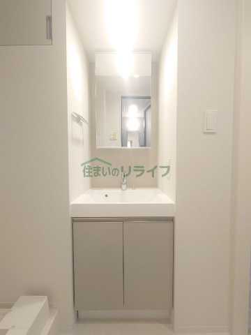 洗面設備　※参考写真　同タイプ（間取り）の612号室の写真となります。
