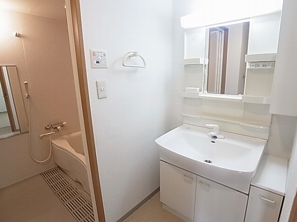 洗面設備　同物件別部屋参考写真