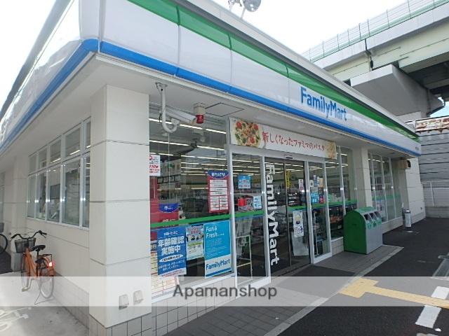 コンビニ　ファミリーマート（コンビニ）まで607m
