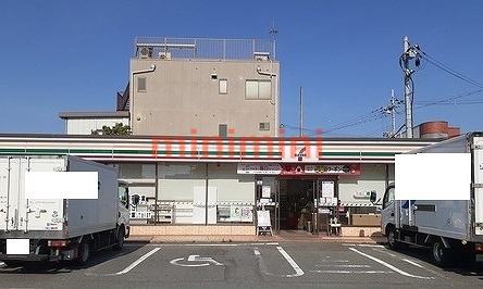 コンビニ　セブンイレブン（コンビニ）まで400m