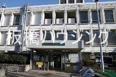 図書館　板橋区立中央図書館（図書館）まで155m