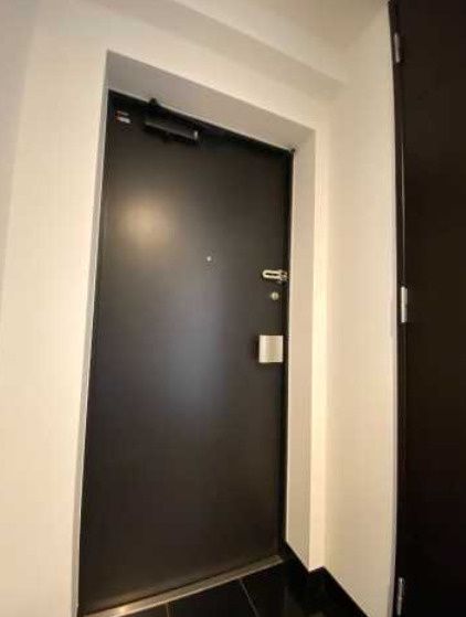 玄関　写真は同タイプ住居です