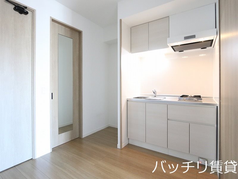 キッチン　別号室タイプの為、現状を優先いたします
