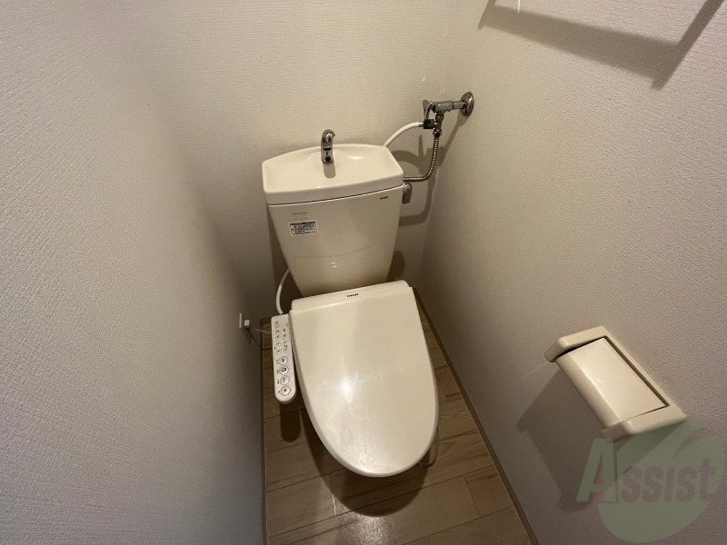 トイレ　こちらはトイレです。清潔感があり、安心して使用できます。