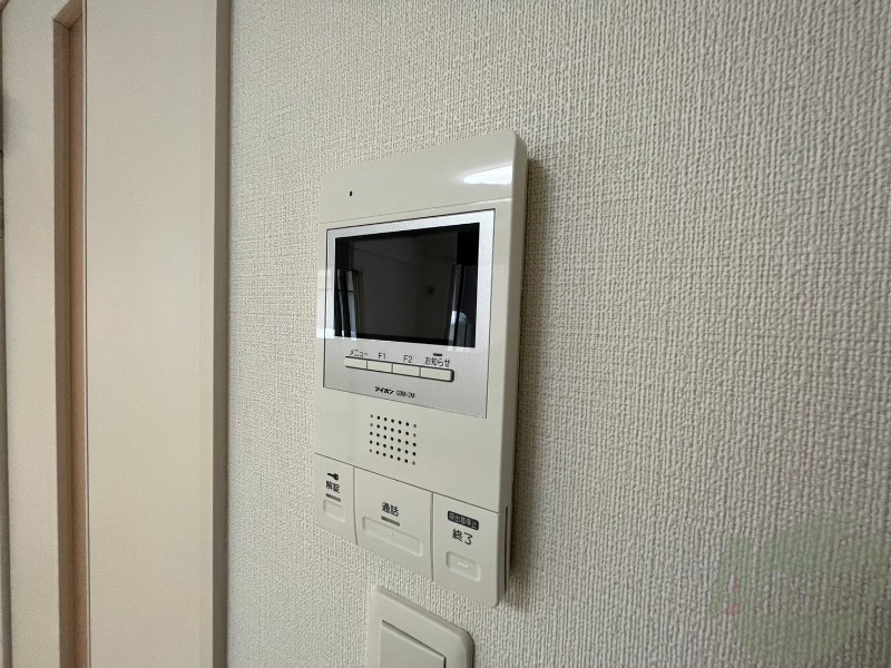 セキュリティ　ＴＶモニター付インターホンです。来客者の顔が見えるので安心！