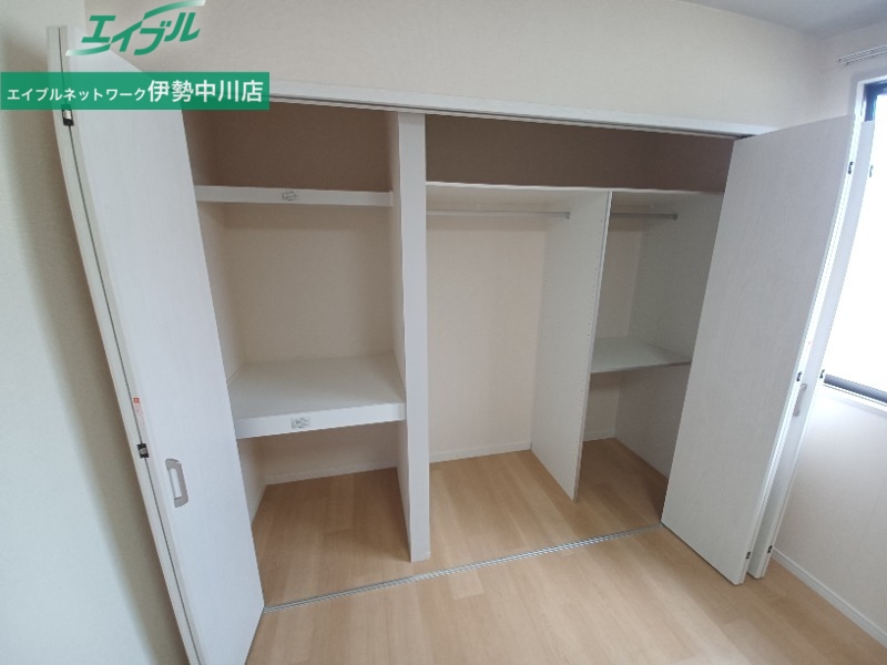 収納　同型タイプのお写真となります。