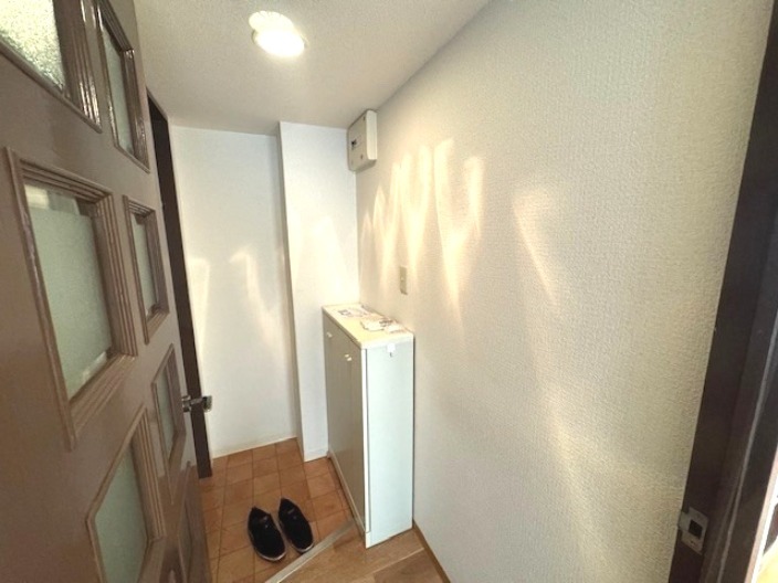 玄関　玄関を一歩入ると・・・こんな感じです。