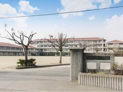 中学校　倉敷市立新田中学校（中学校）まで1345m