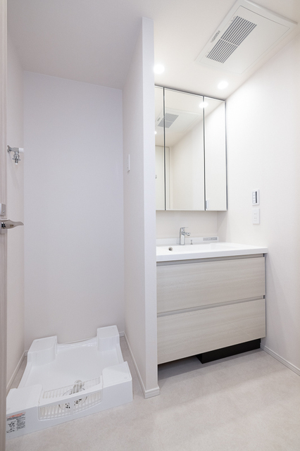 洗面設備　※写真は同タイプ住戸です。