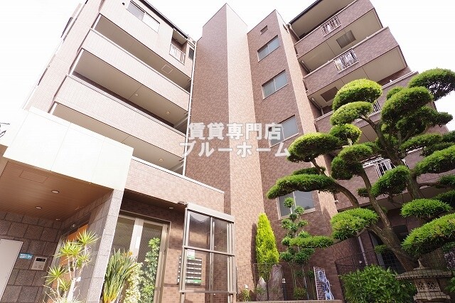 建物外観　鉄筋コンクリート造5階建ての物件！