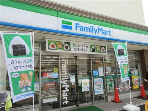 コンビニ　ファミリーマート板橋舟渡三丁目店（コンビニ）まで406m