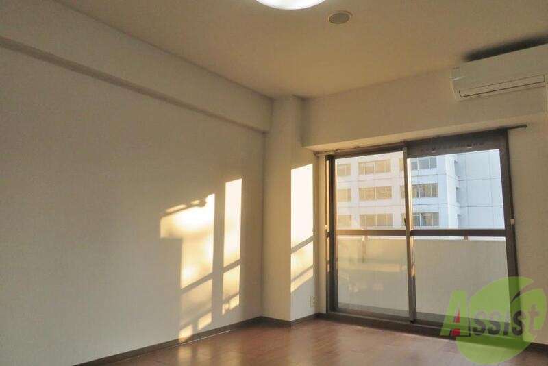 その他部屋・スペース　大きな窓が印象的なお部屋です。明るさもバッチリです。