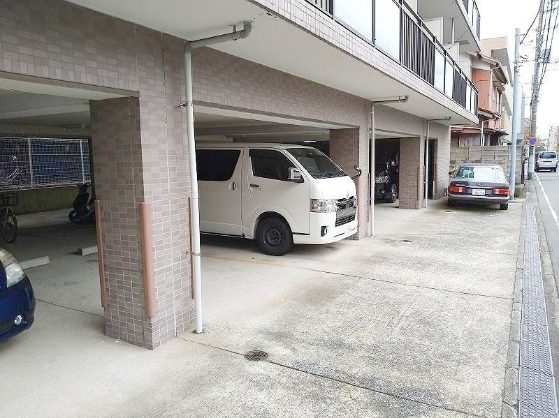 駐車場　6台管理