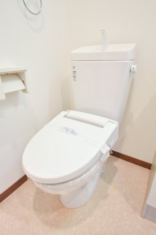 トイレ　今流行のアメリカンセパレート。流行の波に乗りませんか？