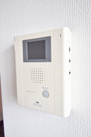 セキュリティ　TVモニターホンは安心ですね。誰か確認してから開けて下さいね