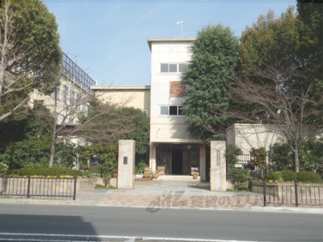 中学校　烏丸中学校（中学校）まで400m
