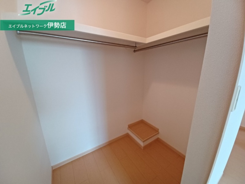 収納　同型参考写真