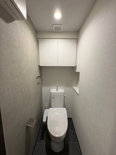 トイレ　別室同一タイプ写真