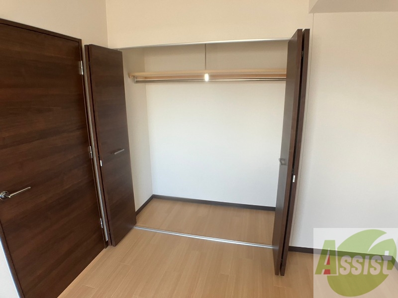収納　寝室の収納です。部屋がすっきり片付きます。
