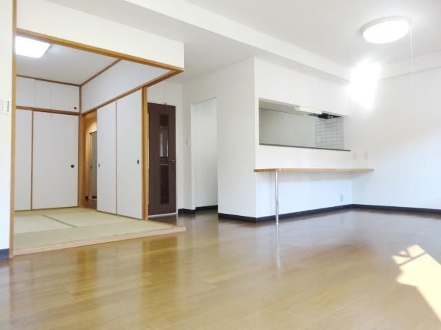 居室・リビング　明るいＬＤＫ