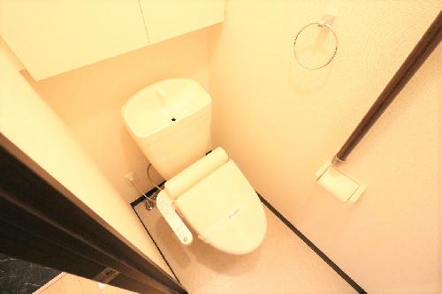 トイレ　温水洗浄便座を完備しており快適な毎日を！