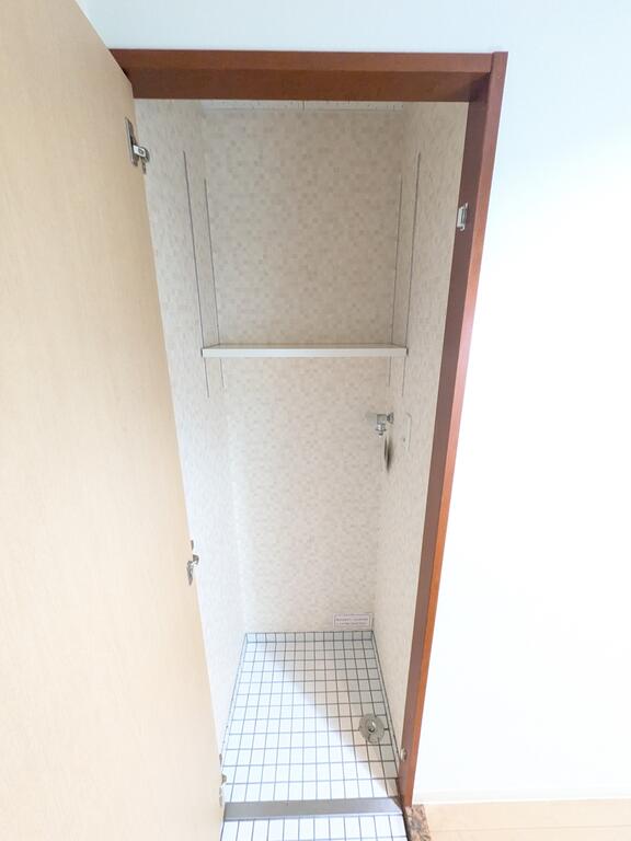 セキュリティ　★室内☆の洗濯機置き場には扉が付いております(^▽^)★
