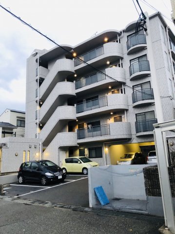 建物外観　防犯カメラ設置済みでセキュリティ安心☆