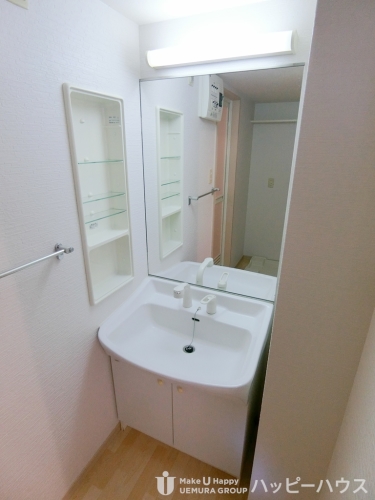洗面設備　掲載室内写真：別部屋の為、現況優先