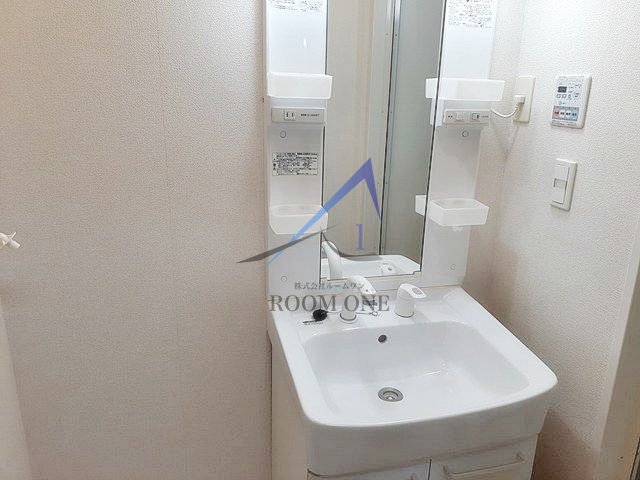 洗面設備　洗面台です。