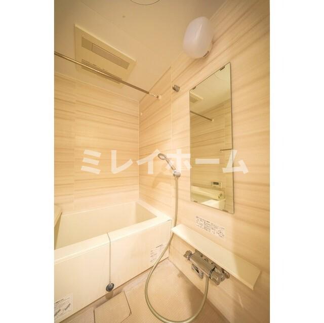 バス・シャワールーム　同建物内、別のお部屋の参考写真になります。