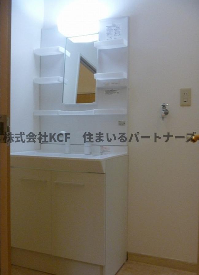 洗面設備　使いやすい独立洗面台です