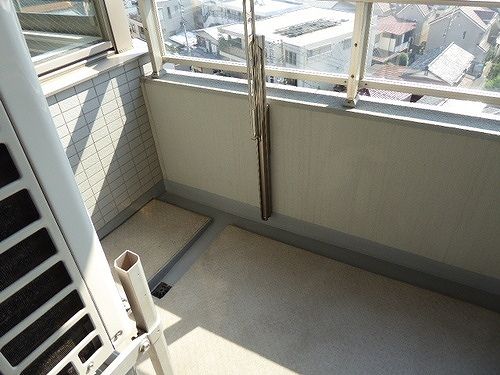 バルコニー　バルコニーからの眺めを楽しみながら食事をしませんか