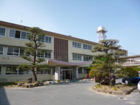 小学校　加茂小学校（小学校）まで178m