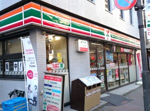 コンビニ　セブンイレブン港区芝2丁目店（コンビニ）まで143m