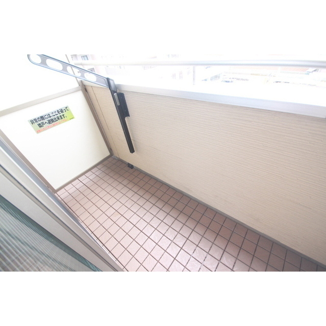 バルコニー　別部屋写真です。