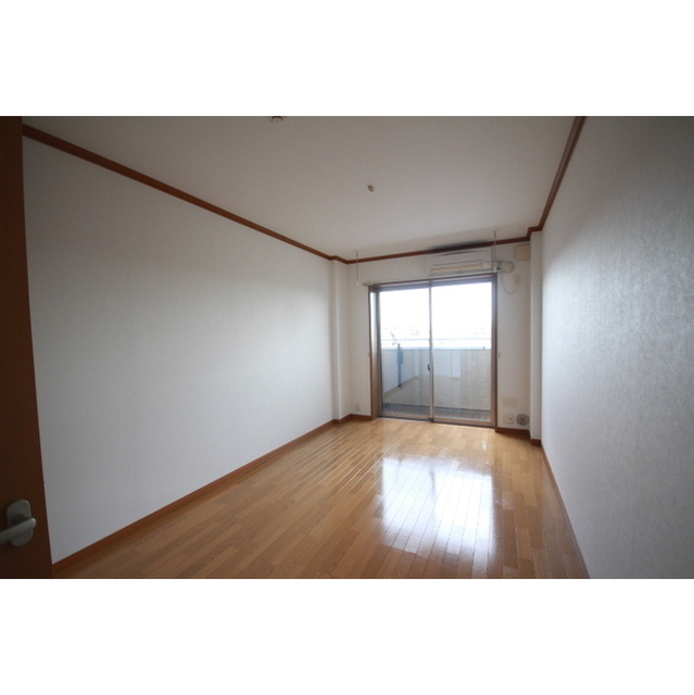 居室・リビング　別部屋写真です。