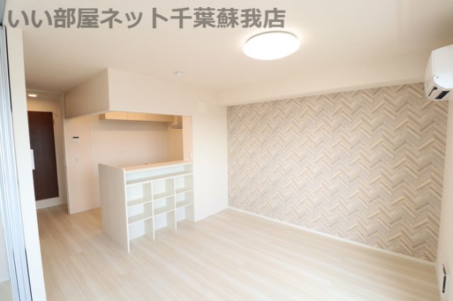 居室・リビング　陽射しがたっぷり差し込むお部屋は雰囲気も明るくなります♪