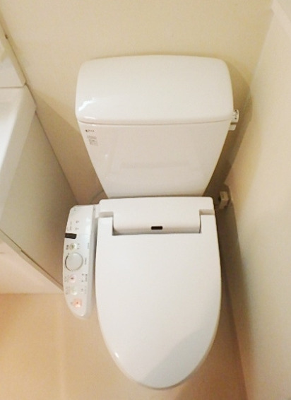 トイレ　別部屋の画像を使用しております。