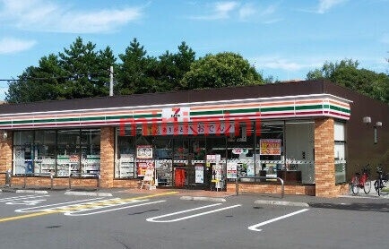 コンビニ　セブンイレブン高槻唐崎西1丁目店（コンビニ）まで326m