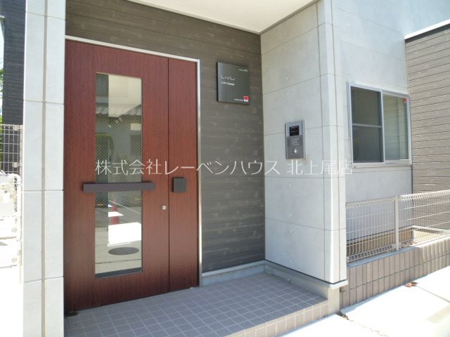 エントランス　お問い合わせは048-772-8202へ♪