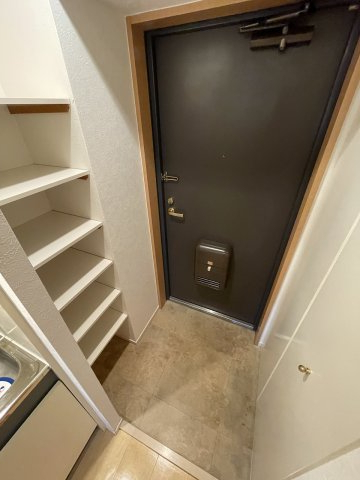 フロレスコ昭和町の玄関写真