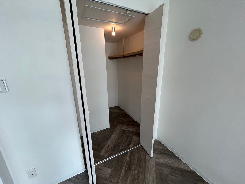 収納　寝室の収納です。部屋がすっきり片付きます。