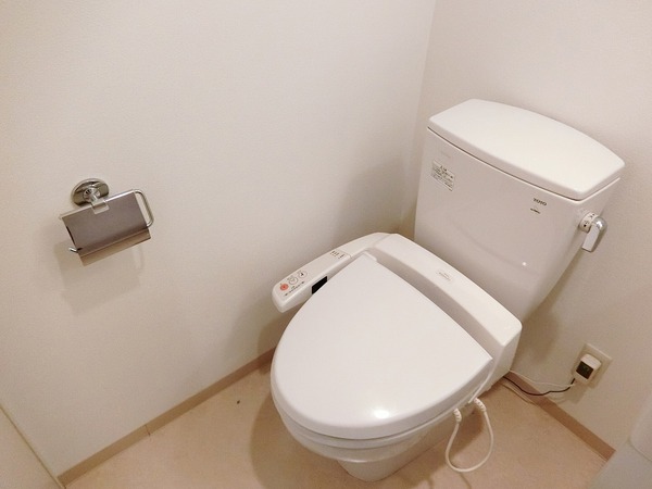 トイレ　ウォシュレット付きです！