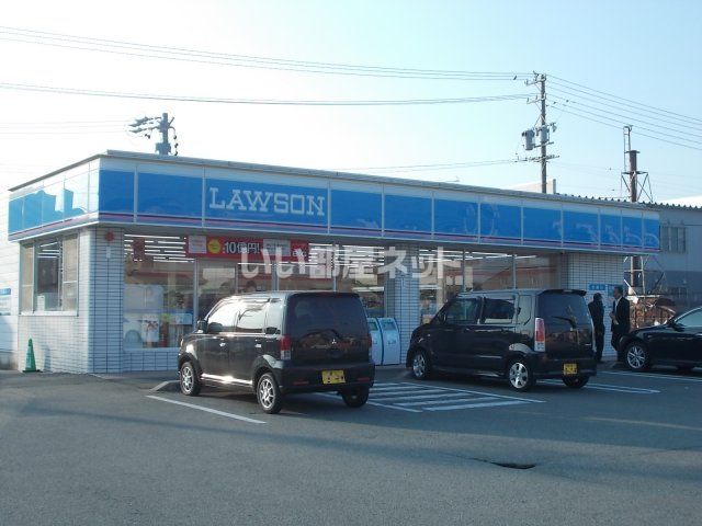 コンビニ　ローソン 松阪石津町店（コンビニ）まで398m