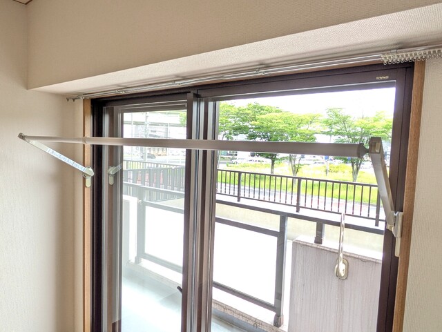 その他設備　★★６．２帖洋室に設置されている室内物干しです♪★★