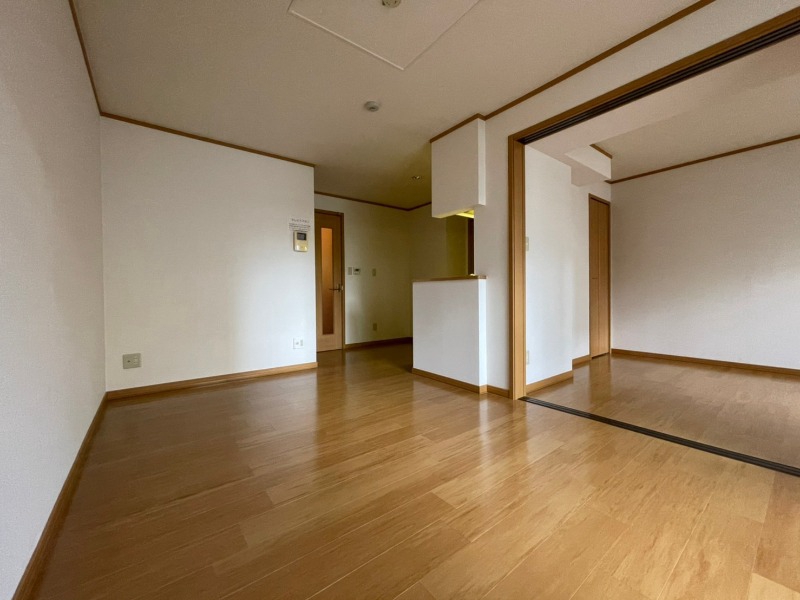 居室・リビング　明るいお部屋は気持ちよく過ごせそうですね。