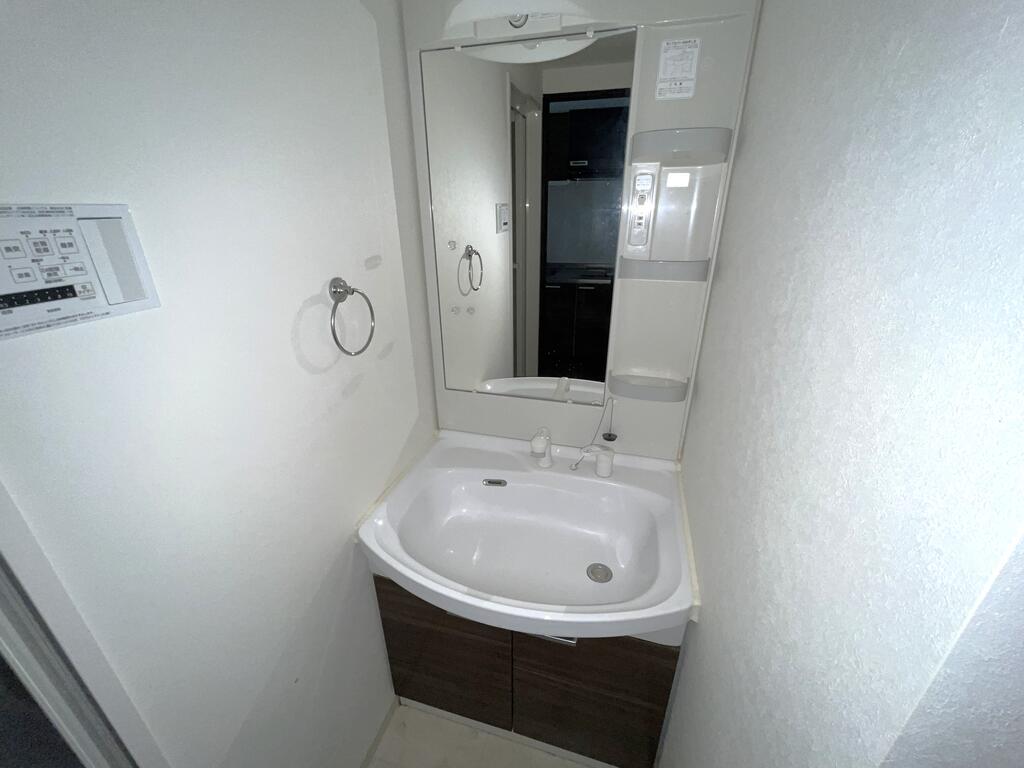 洗面設備　募集はトイレと洗面台別タイプです